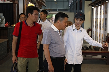 昆明市農(nóng)業(yè)局局黨委書記、局長郭增敏針對昆明市農(nóng)莊工作的三點建議